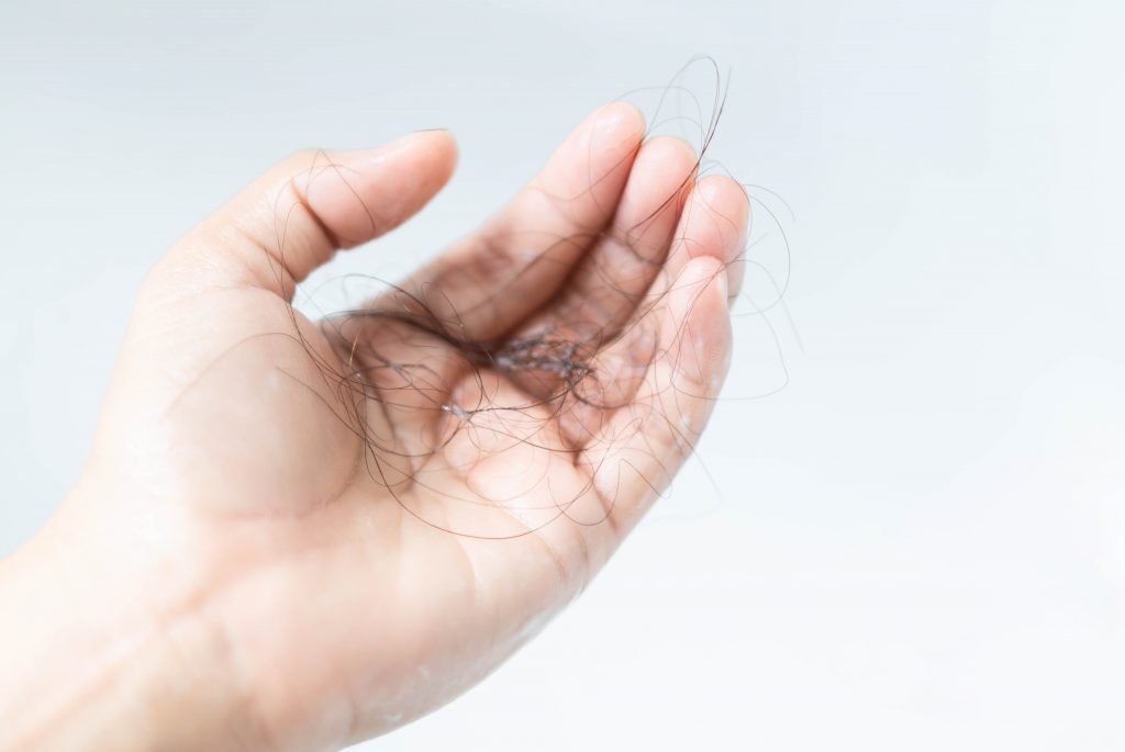 Naturalne sposoby na wypadanie włosów - sprawdź jak temu zaradzić? 3 - Twój Głos 📌 e-TG.pl