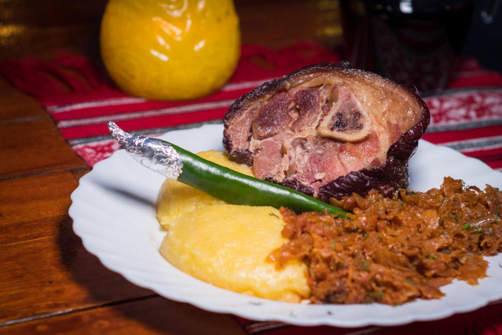 Kuchnia Rumu艅ska: jedzenie rumu艅skie odkryj z nami sekrety gastronomii w Rumunii
